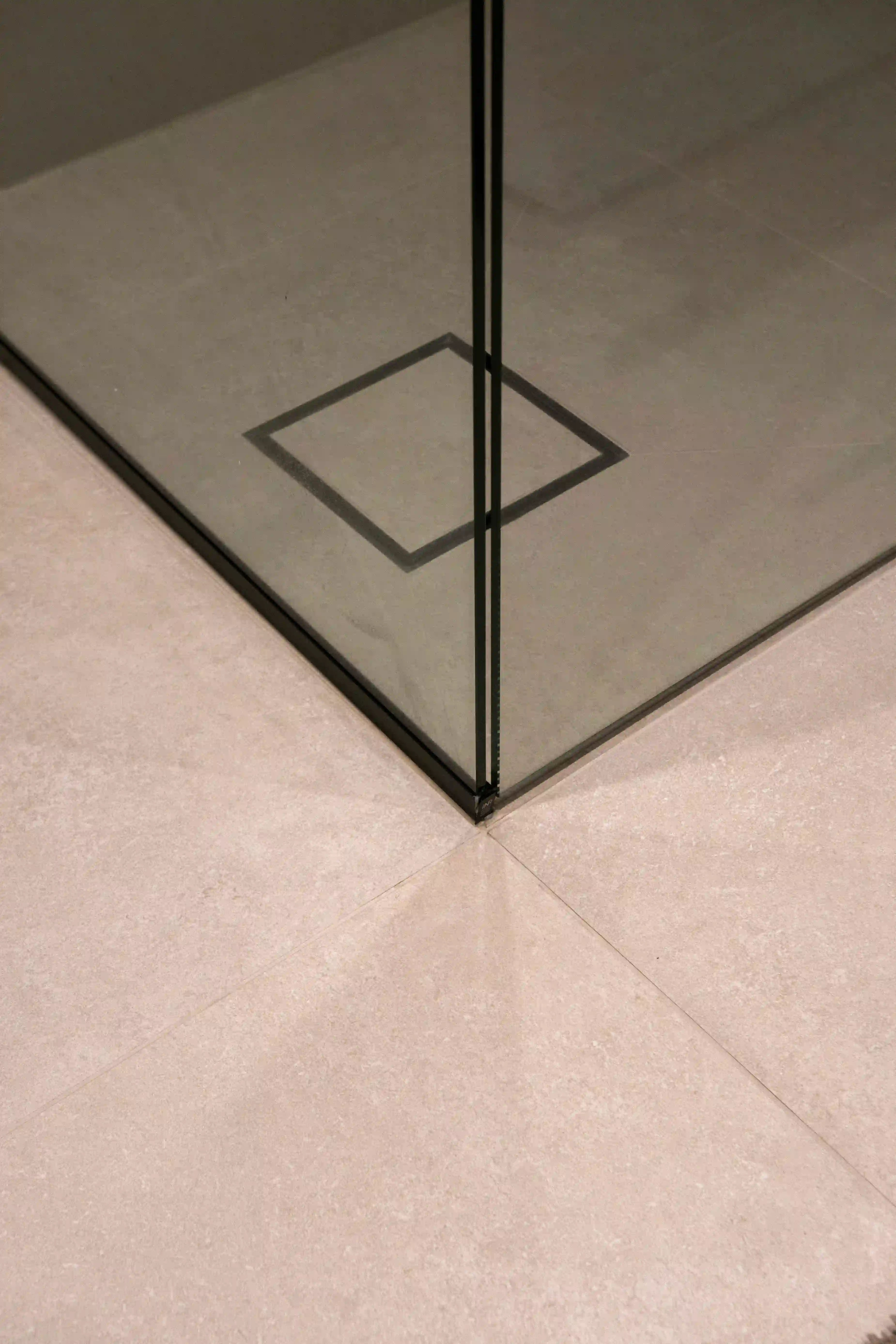 Duschväggar med tonat glas