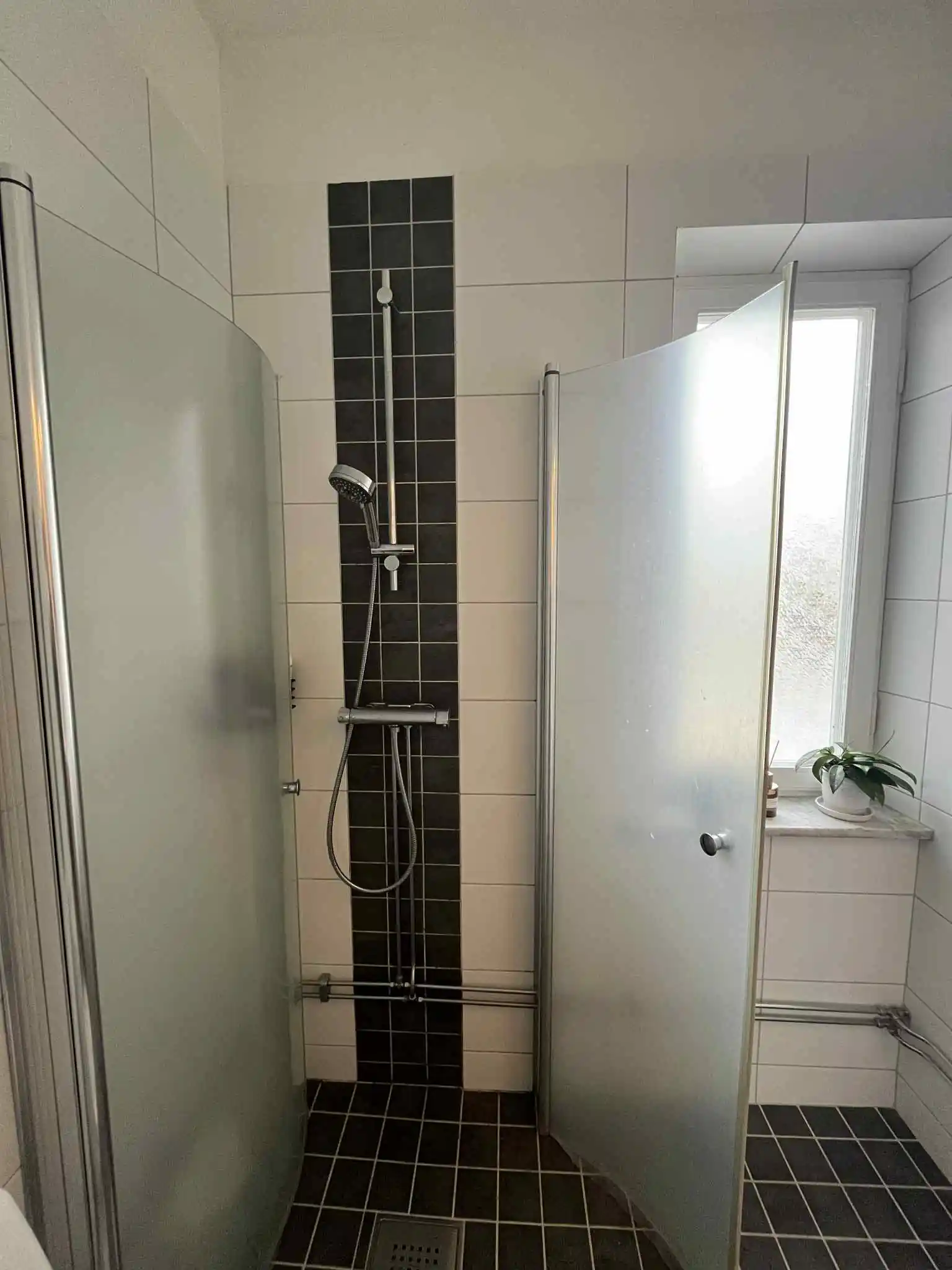 Före och efter badrumsenoveringen