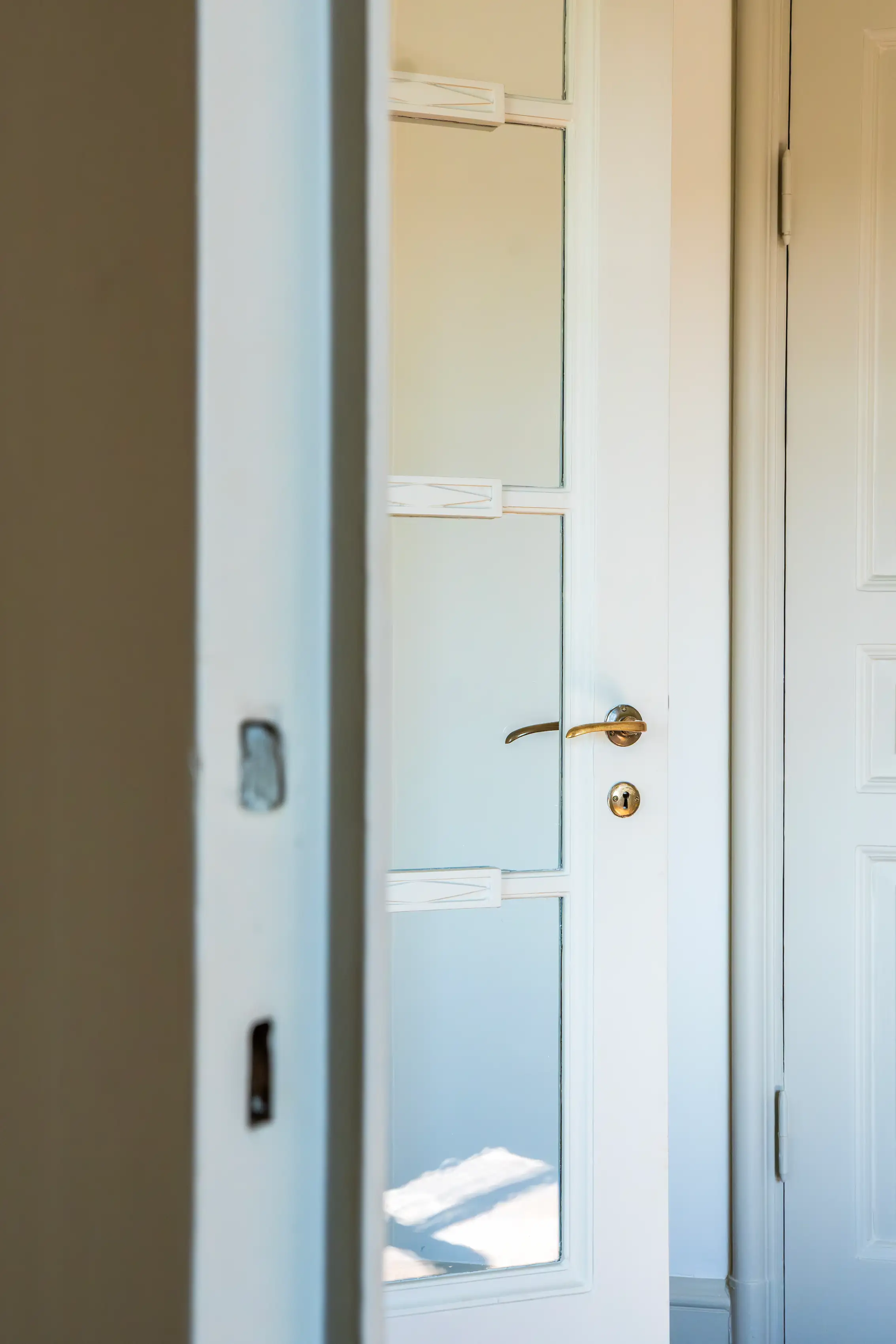 Spegeldörrar med glas