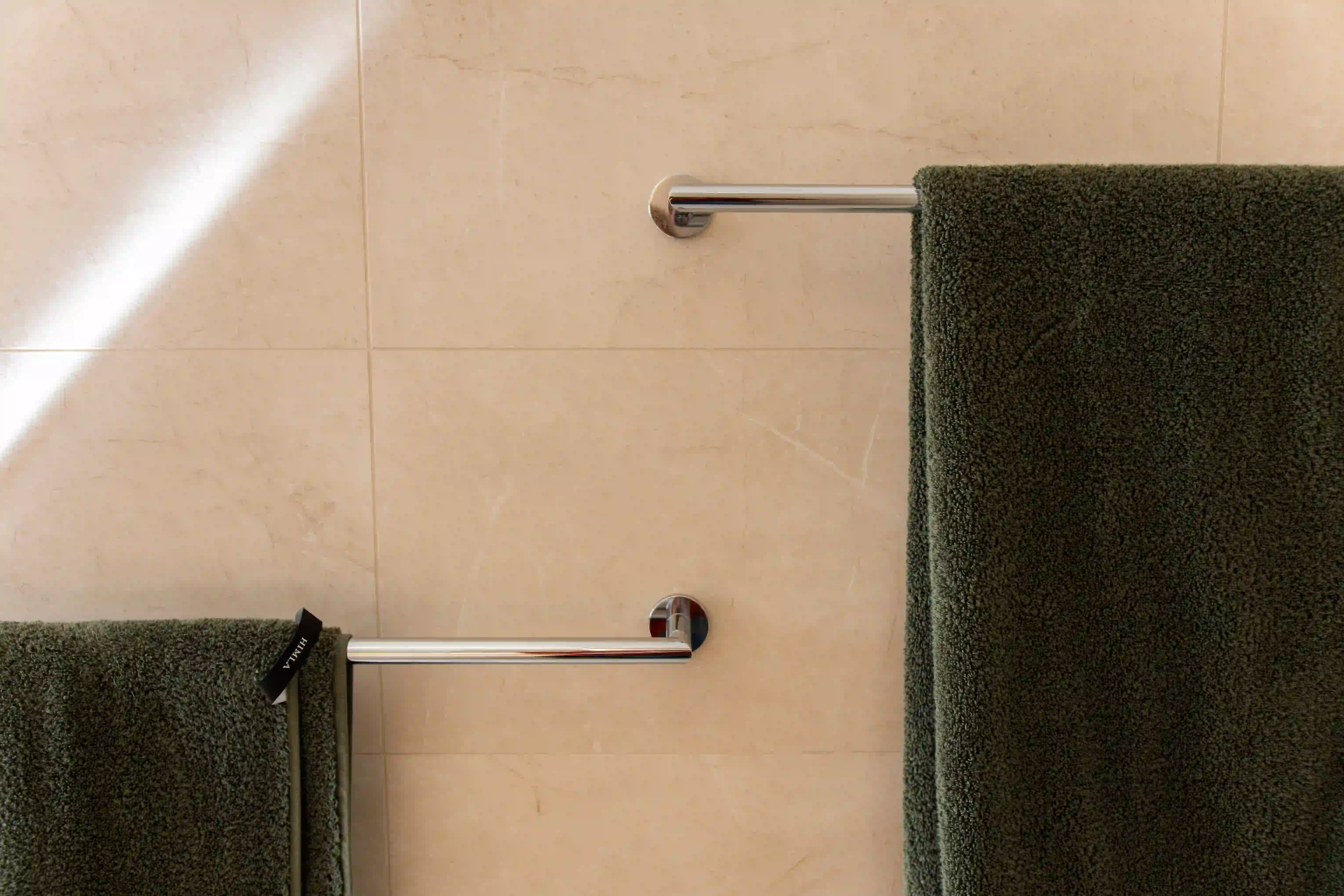 Stilrena handdukshållare