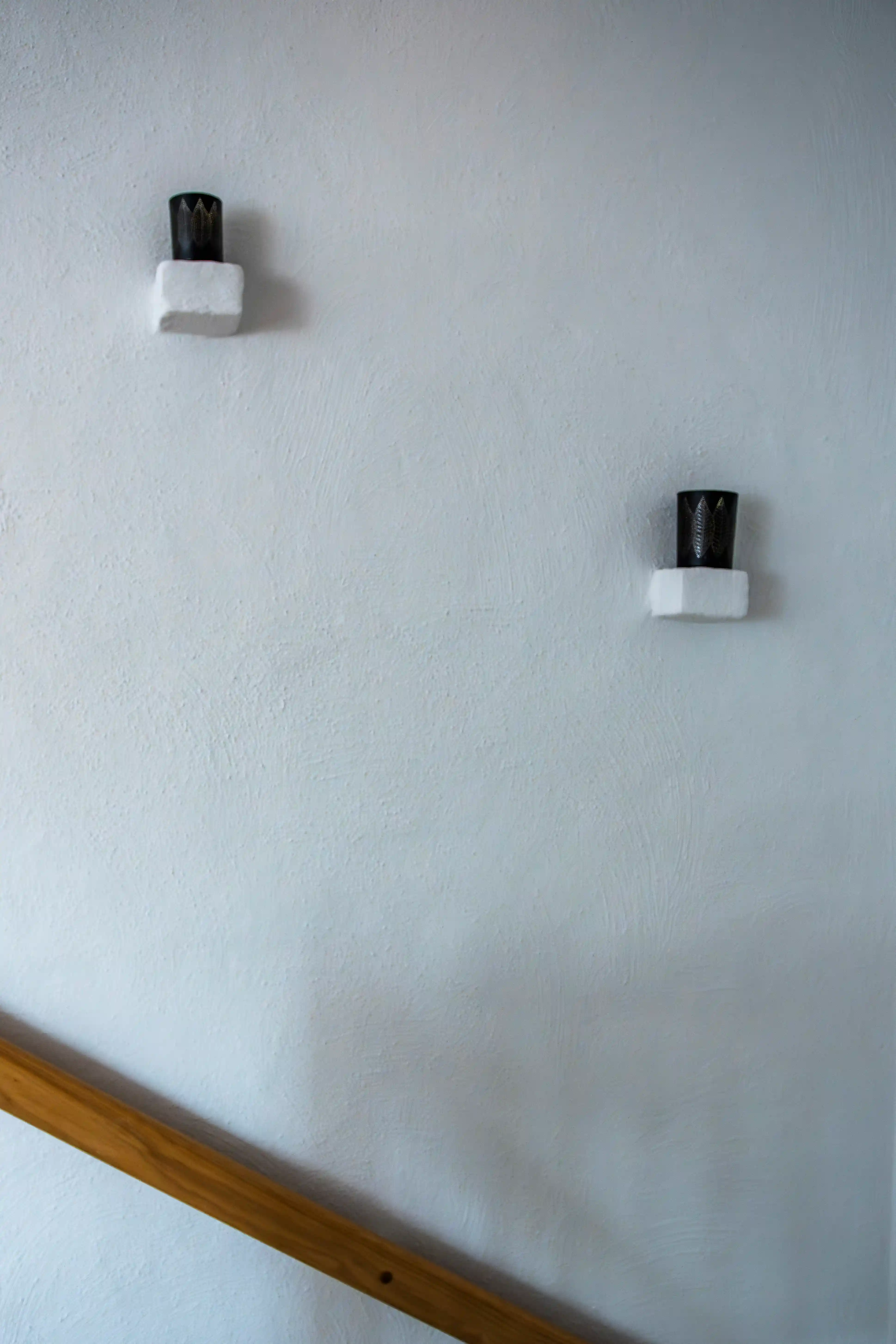Renoverad matsal med bord