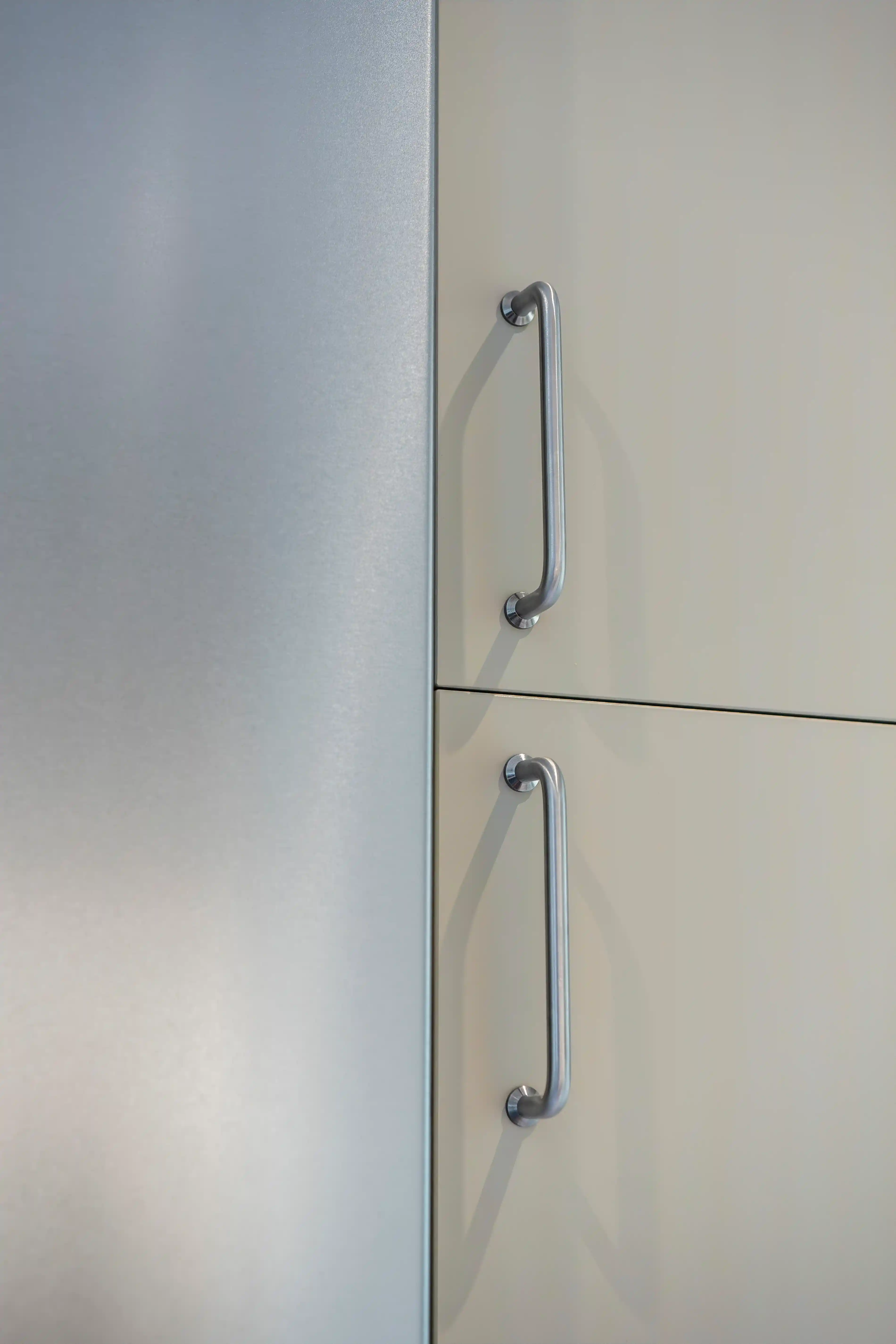 Ljust vardagsrum men öppen planlösning