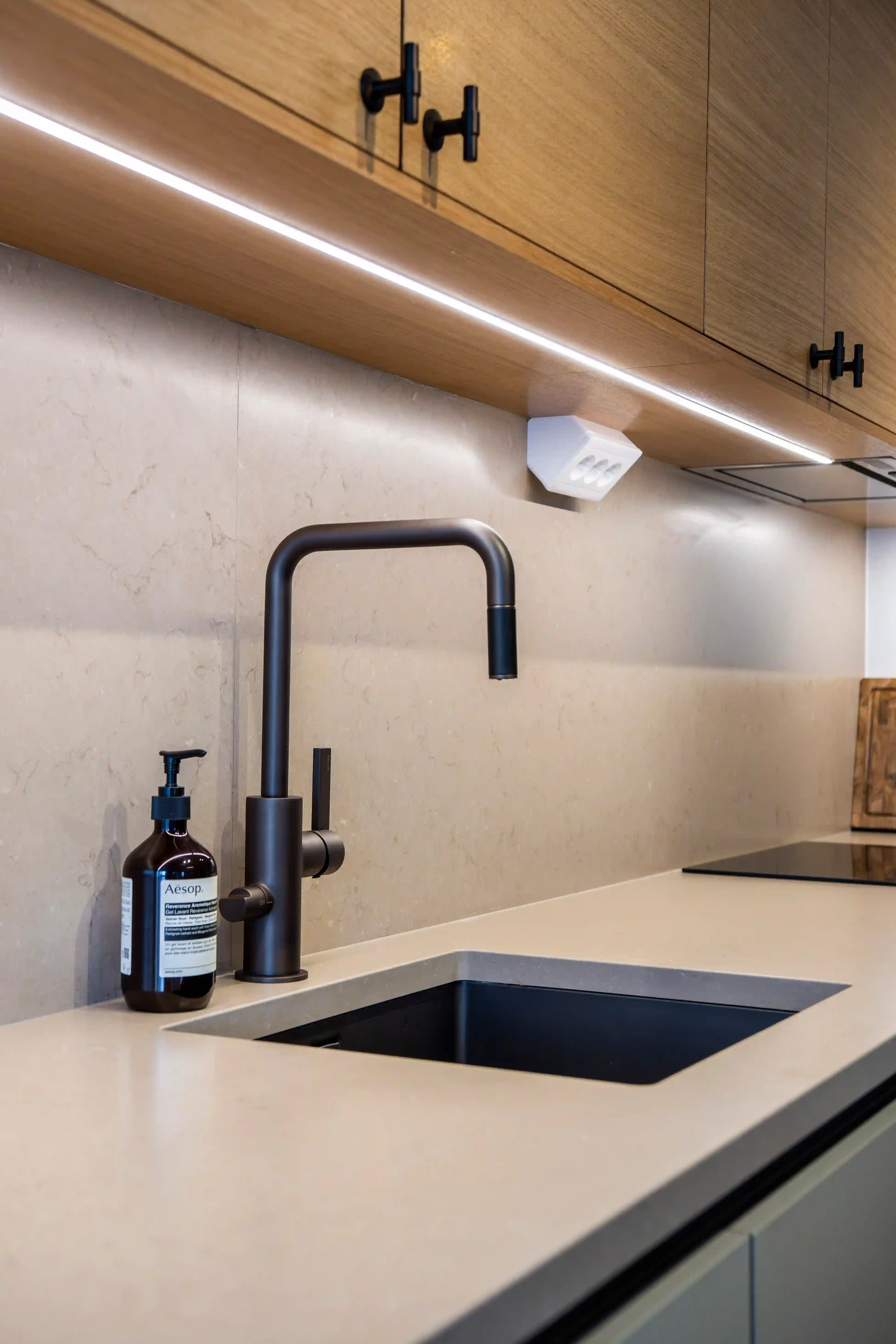 LEDlister ovanför köksbänk