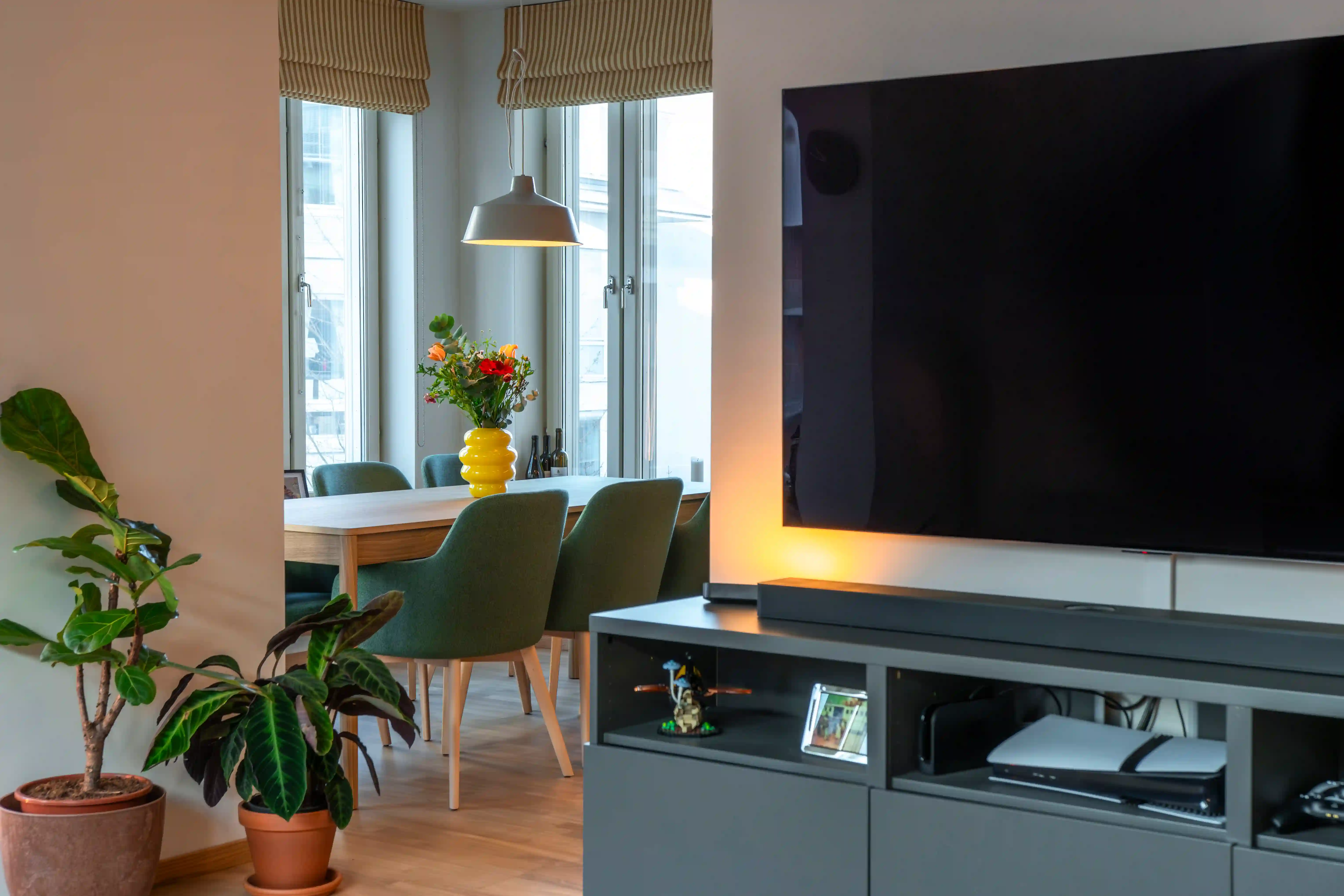 Matdel sett från vardagsrum