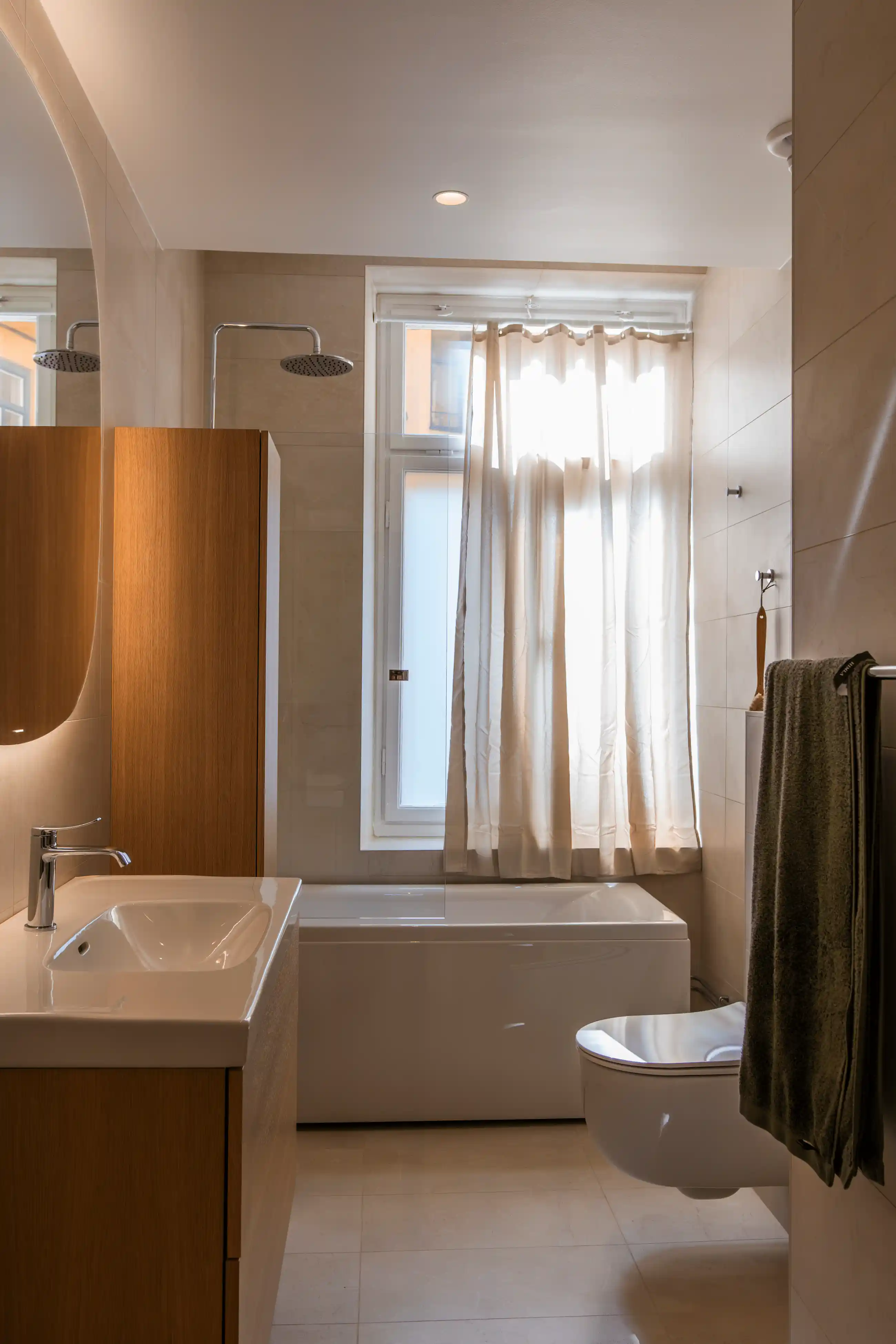 Före och efter badrumsrenoveringen