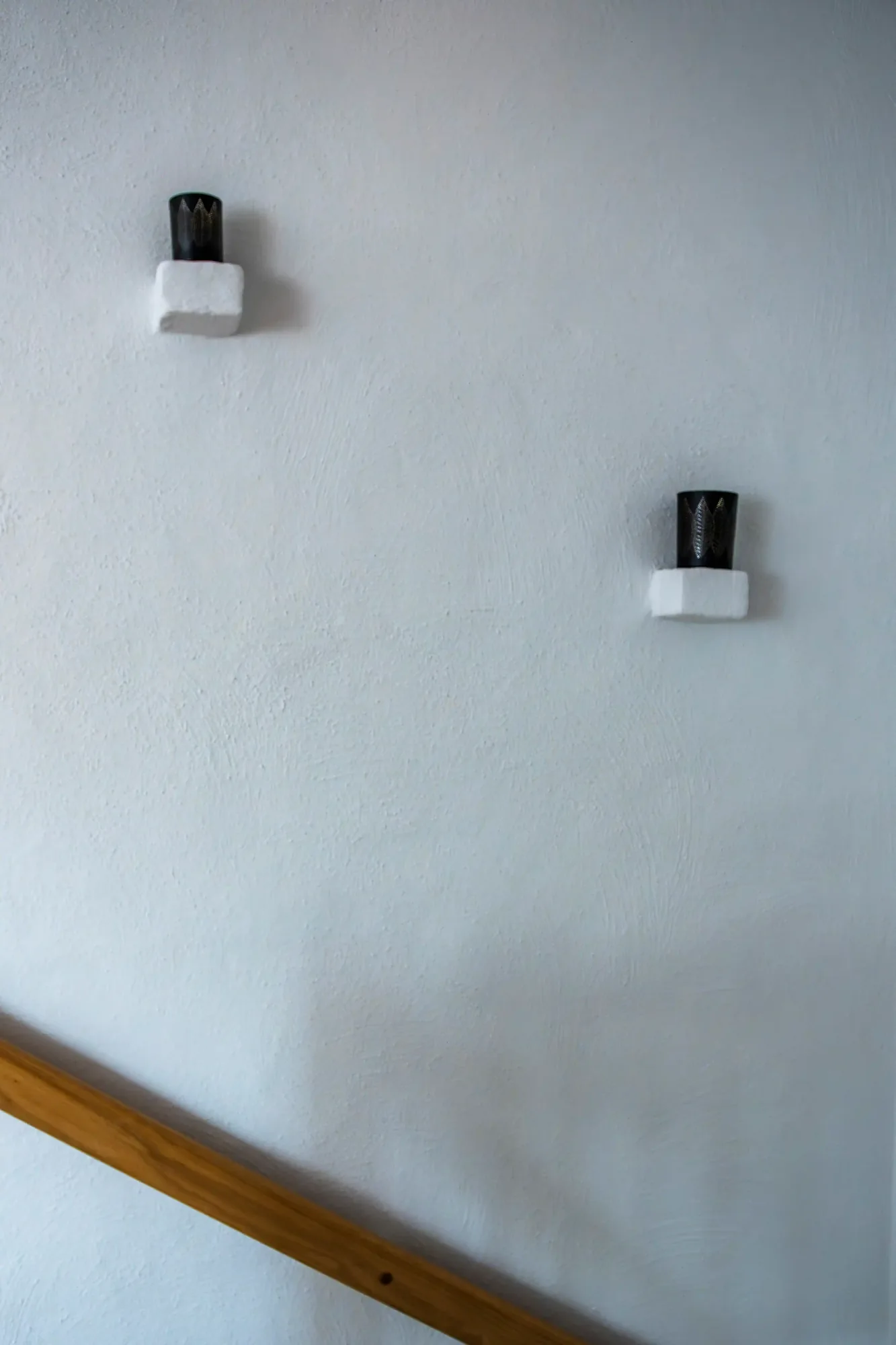 Renoverad matsal med bord